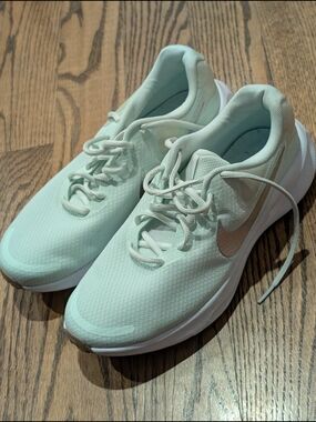 Nike Womens Damen Revolution 7